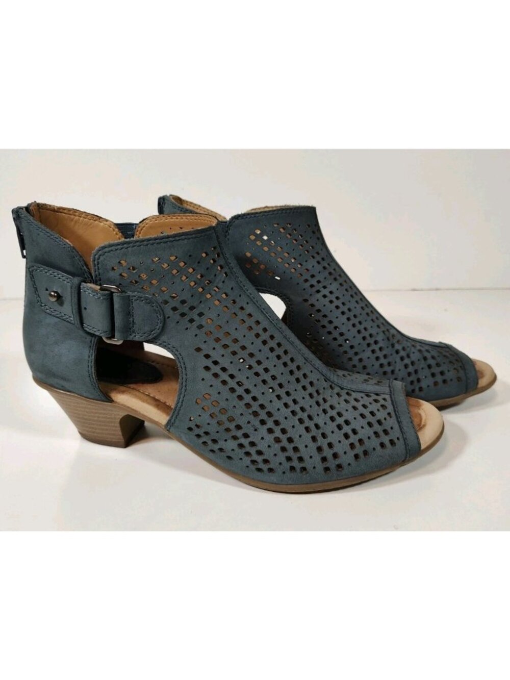 Earth Keri Perforated Nubuck Peep Toe Heel Ankle Zip Women's 8.5 B Moroccan Blue